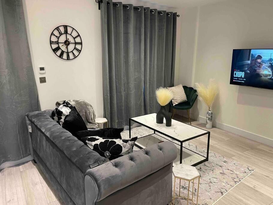 Stylish And Cosy 2 Bedroom Flat In London Borough of Croydon Exteriör bild