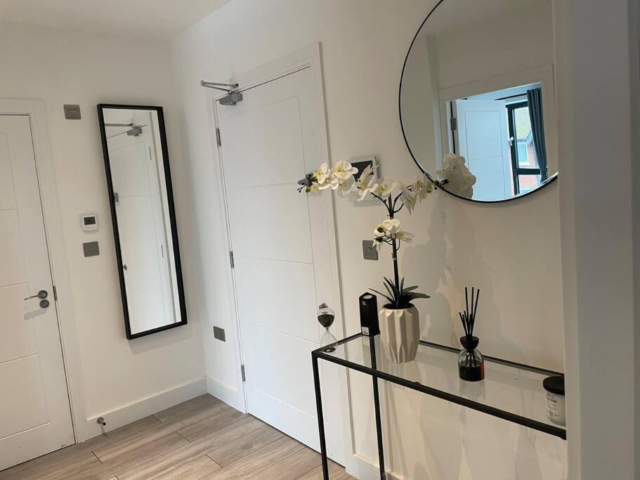 Stylish And Cosy 2 Bedroom Flat In London Borough of Croydon Exteriör bild