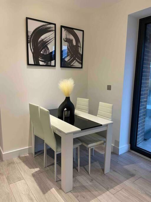 Stylish And Cosy 2 Bedroom Flat In London Borough of Croydon Exteriör bild