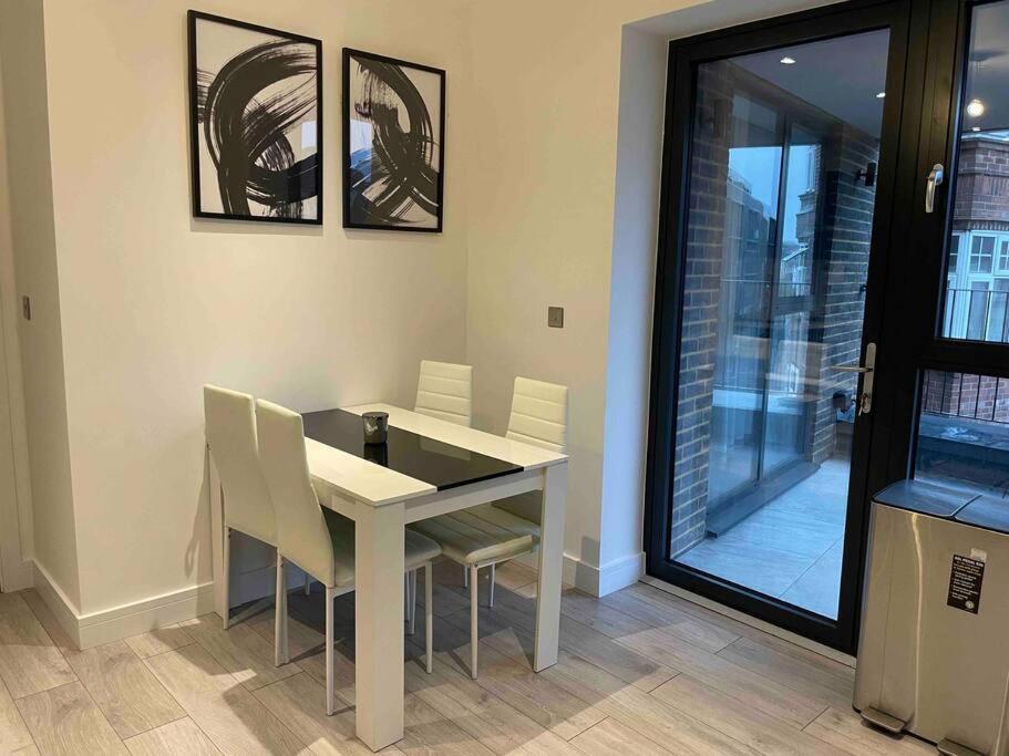 Stylish And Cosy 2 Bedroom Flat In London Borough of Croydon Exteriör bild